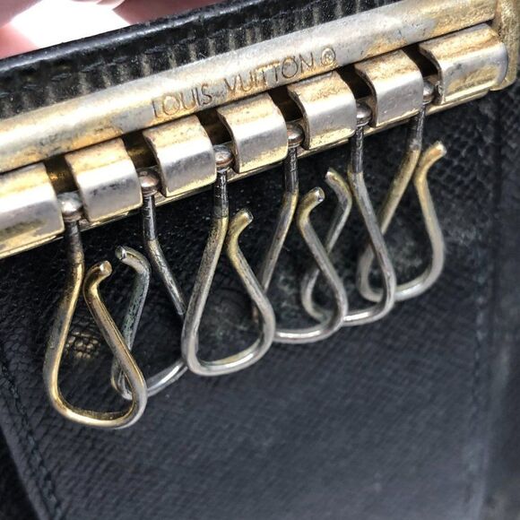 Louis Vuitton Key Case - Black Epi Leather - Picture 9 of 11